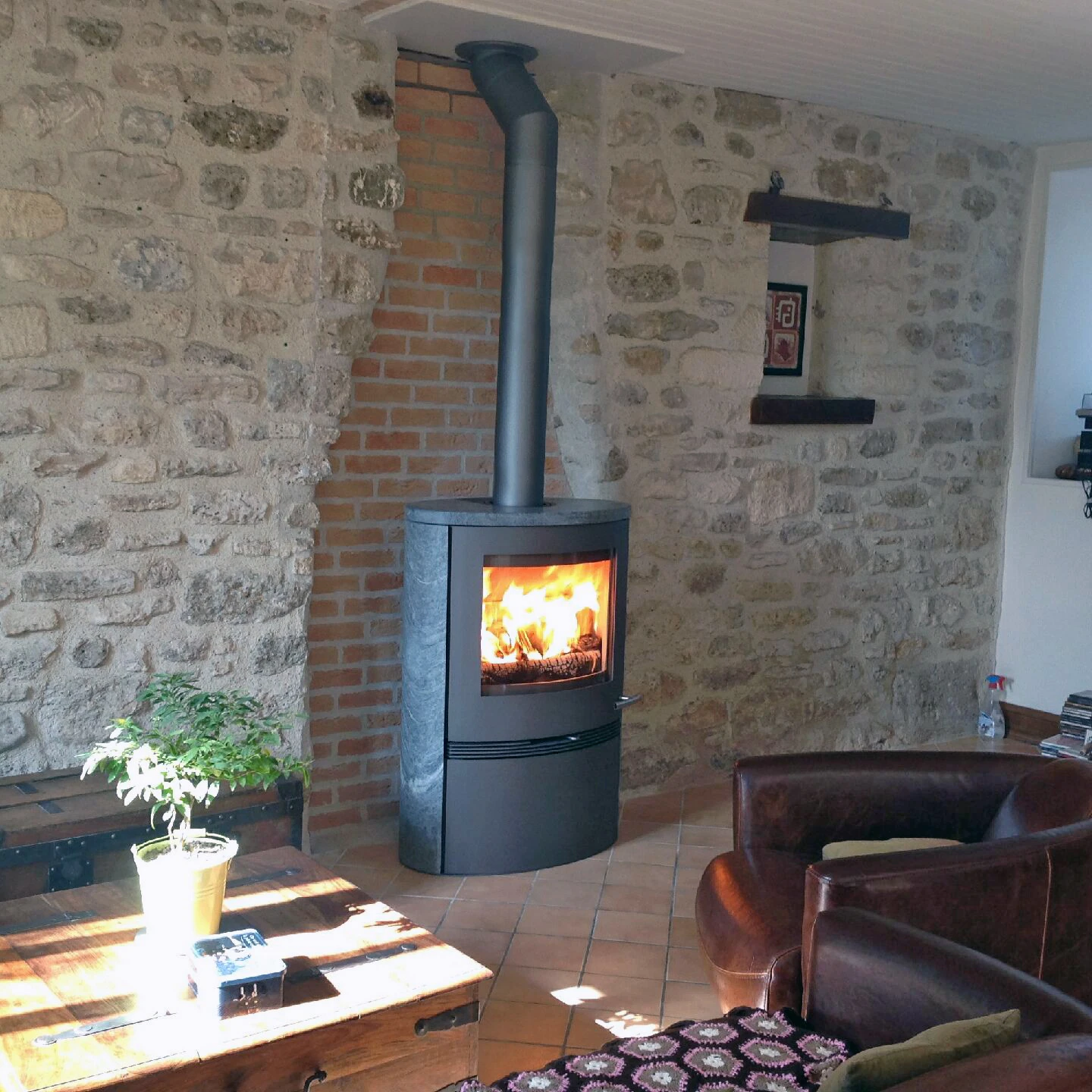 Kaminofen TermaTech TT22HS Black Schwarz Lackierter Stein, 7,5 KW 4 Kaminofen TermaTech TT22HS Black Schwarz Lackierter Stein, 7,5 KW – Bild 2